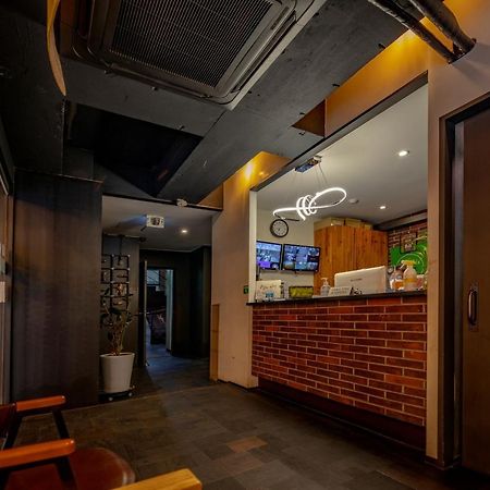 Queens Hotel Seomyeon Busan Bagian luar foto